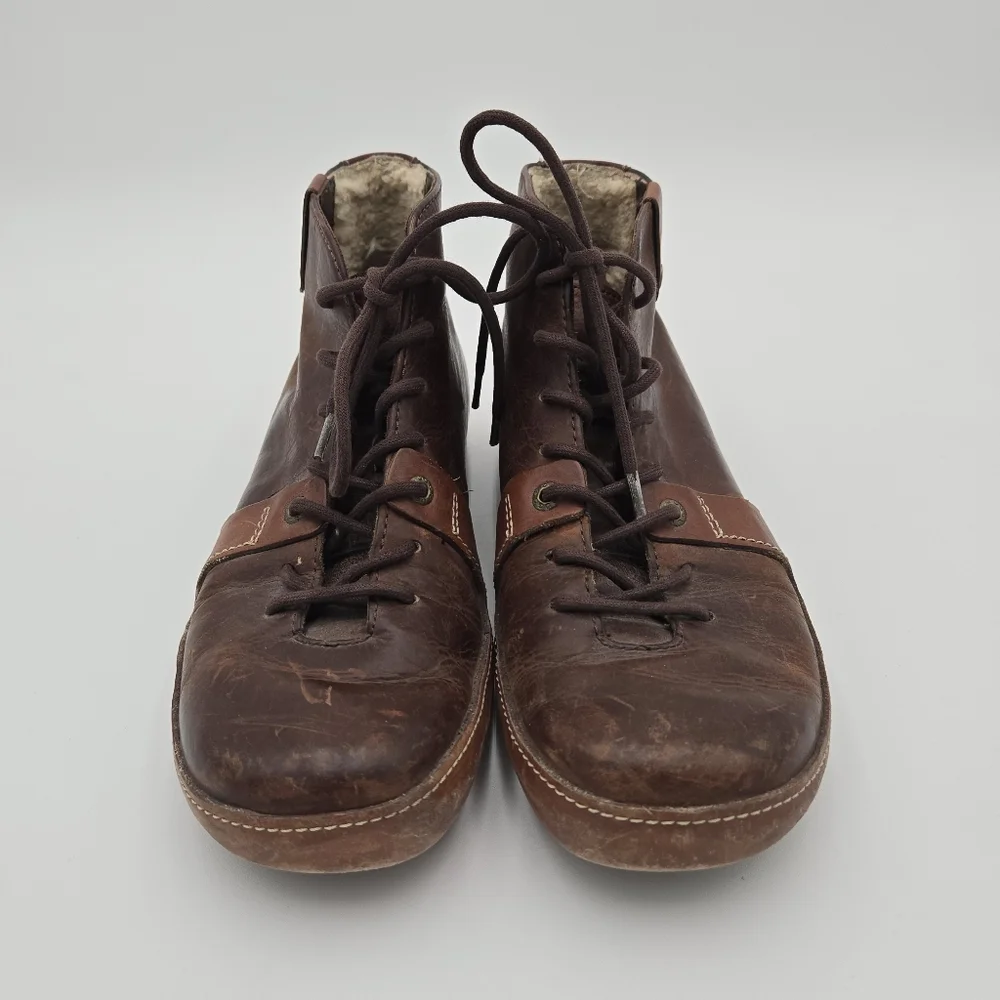 UGG Australia Men's Brown Leather Chukka Boots Size 8